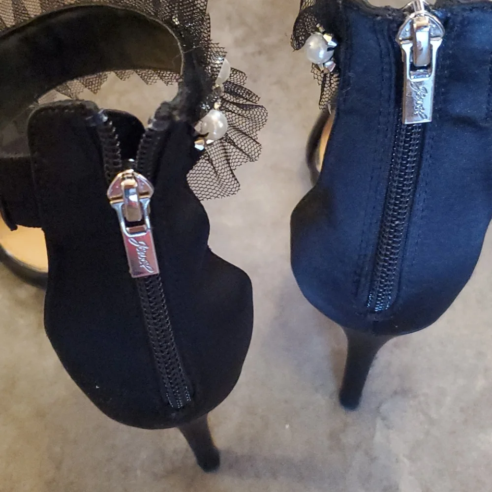 Badgley mischka jewel black heels sz 8.5